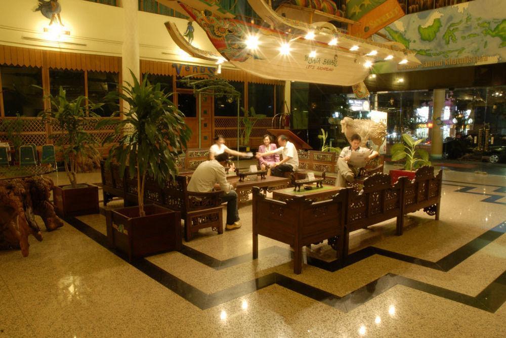 Satelit Hotel Surabaya Eksteriør bilde