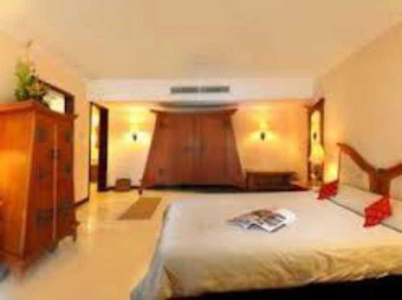 Satelit Hotel Surabaya Eksteriør bilde
